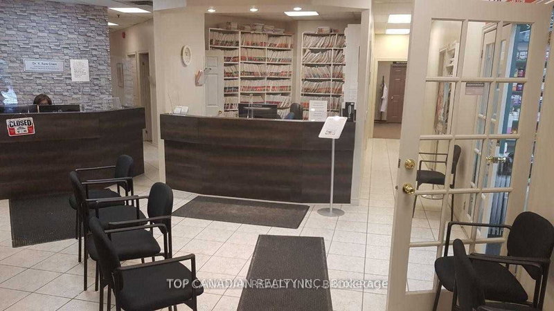 15 - 9555 Yonge St, Richmond Hill, L4C 9M5 | Image 3