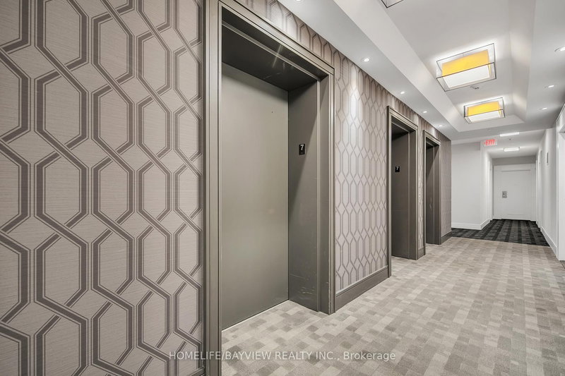 704 - 9205 Yonge St, Richmond Hill, L4C 1V5 | Image 2