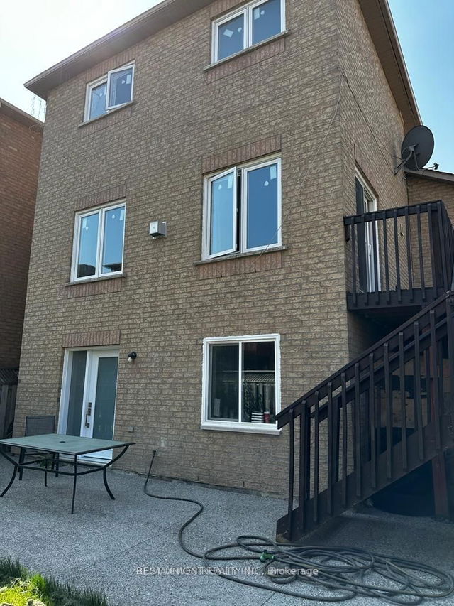 175 Sail Crescent