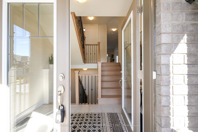 16 JANES Cres, New Tecumseth, L9R 0L8 | Image 3