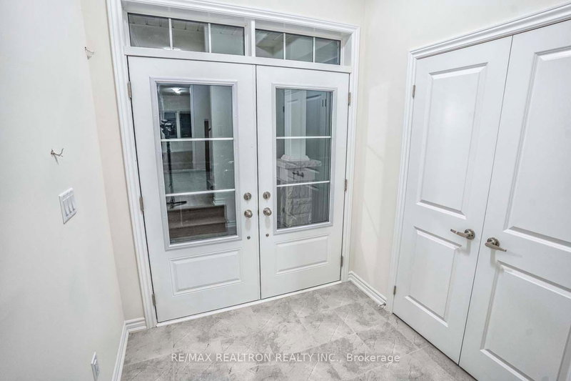 1502 Harker St, Innisfil, L9S 4R7 | Image 2