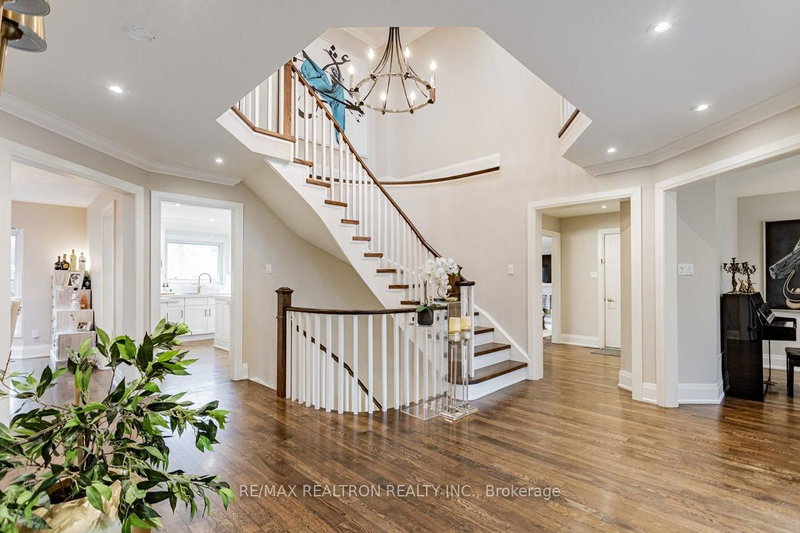 442 Mill St, Richmond Hill, L4C 7X5 | Image 3