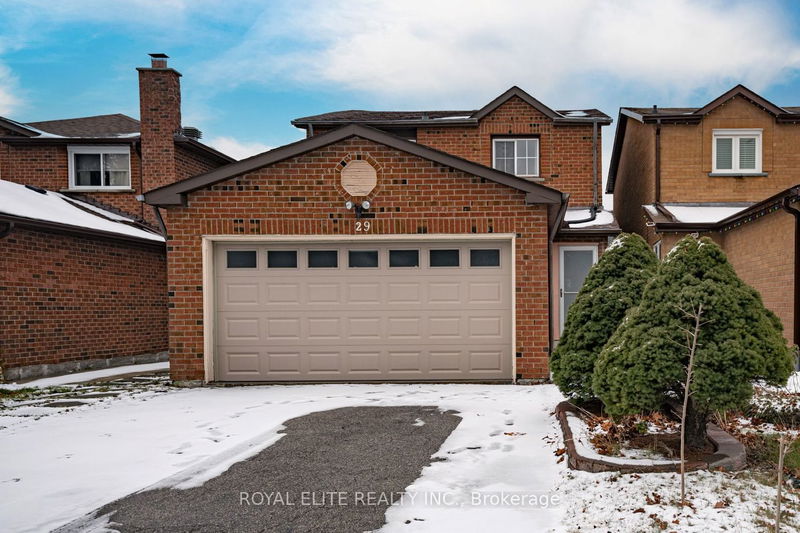home for lease on 29 Ashmore Crescent