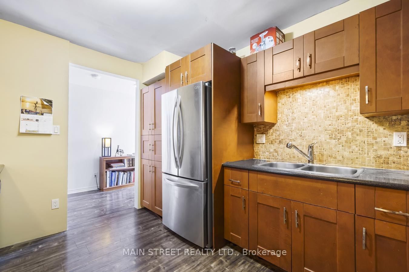 Listing Image 10