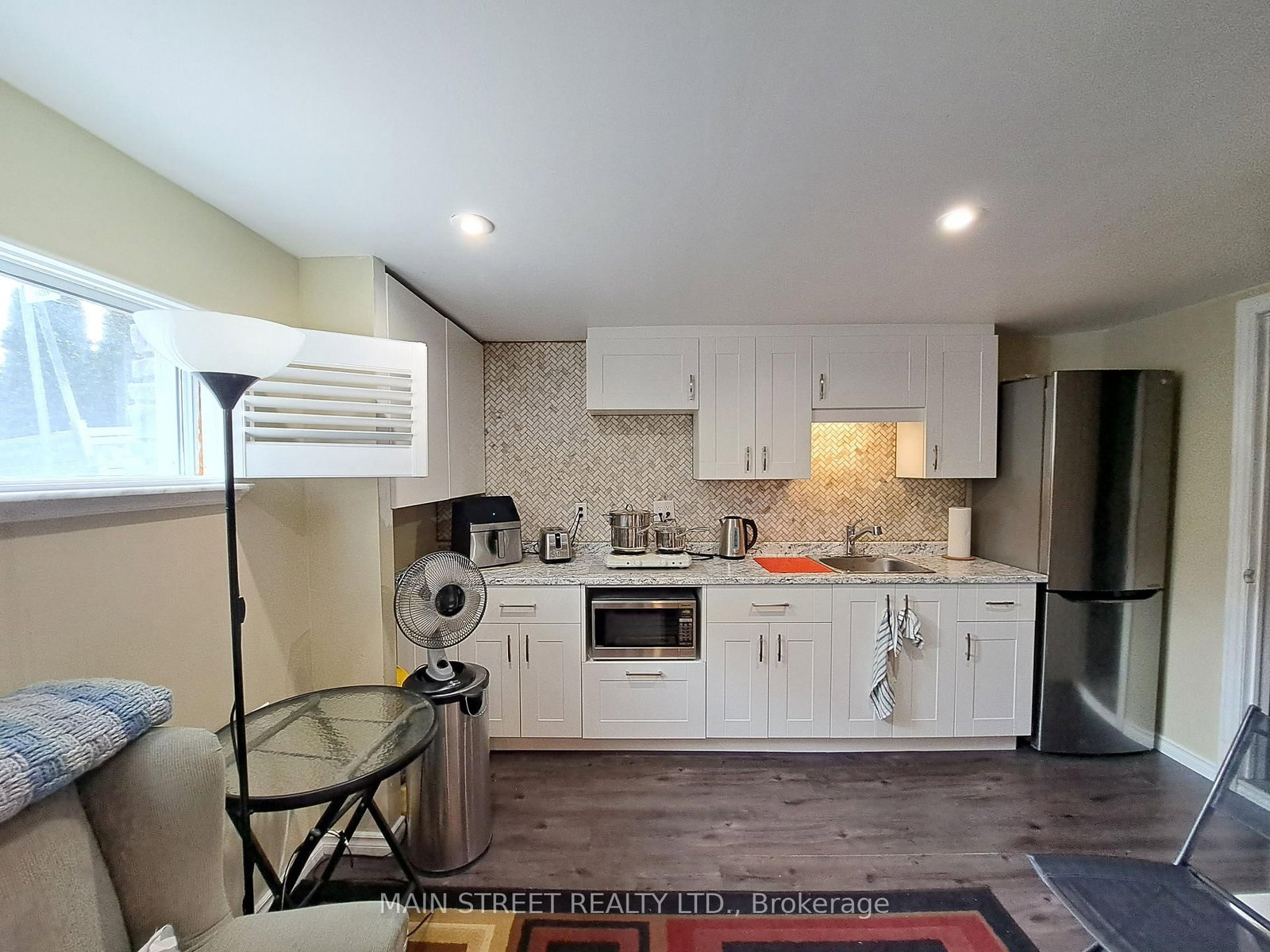 Listing Image 16