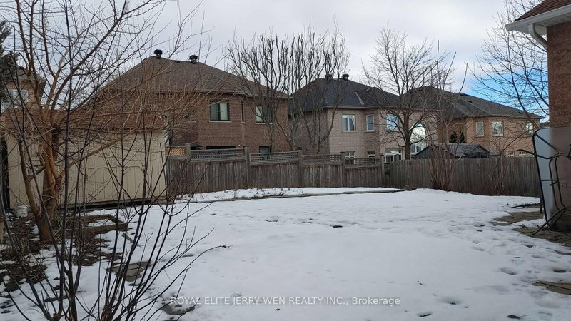 53 Shadow Falls Dr, Richmond Hill, L4E 4J7 | Image 2