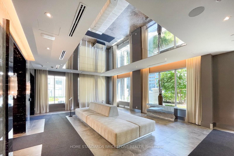 611 - 396 Highway 7 E, Richmond Hill, L4B 0G7 | Image 2