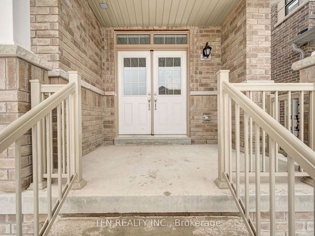 65 Ferragine Crescent