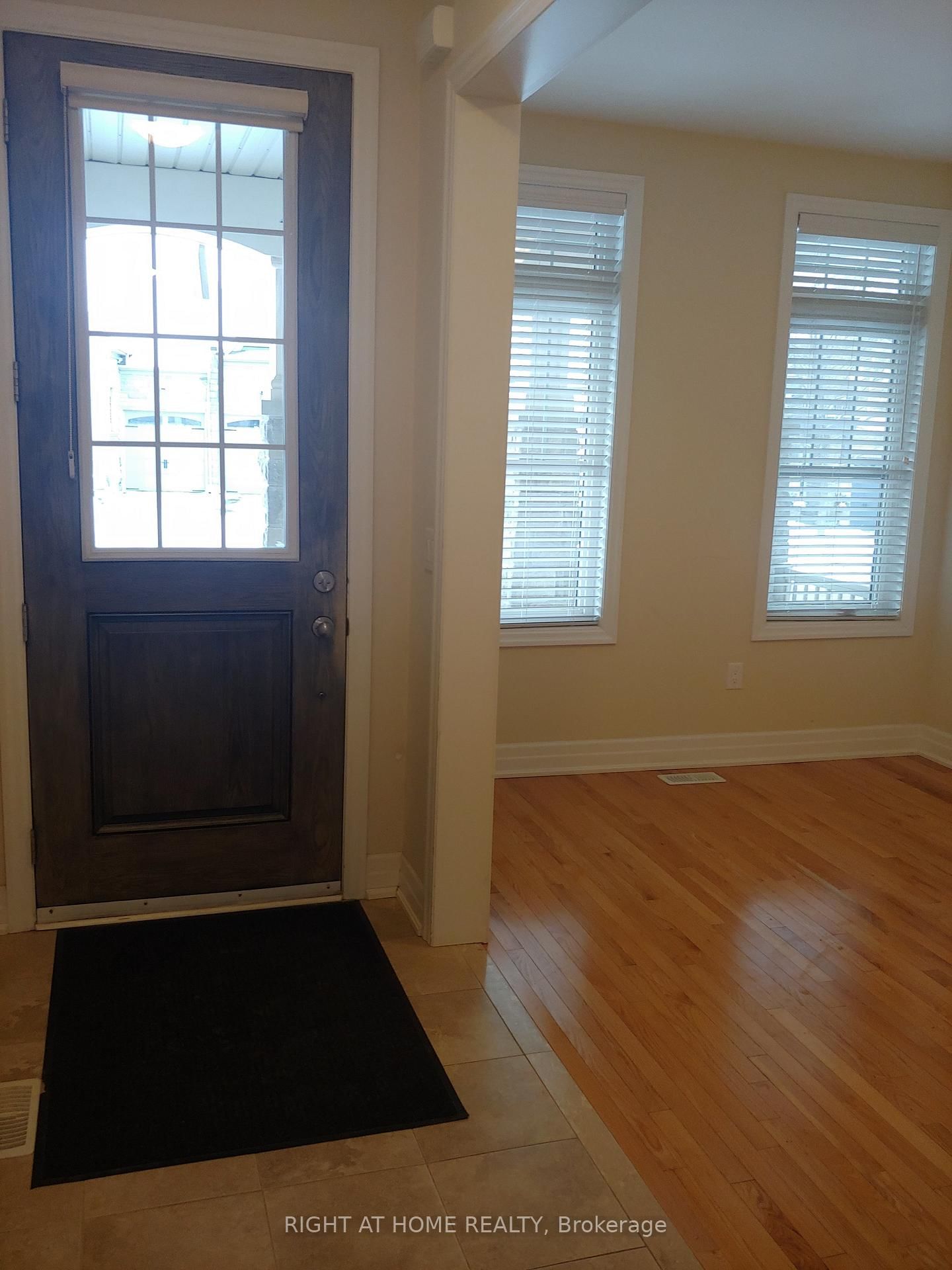 93 Alex Campbell Crescent - Photo 2