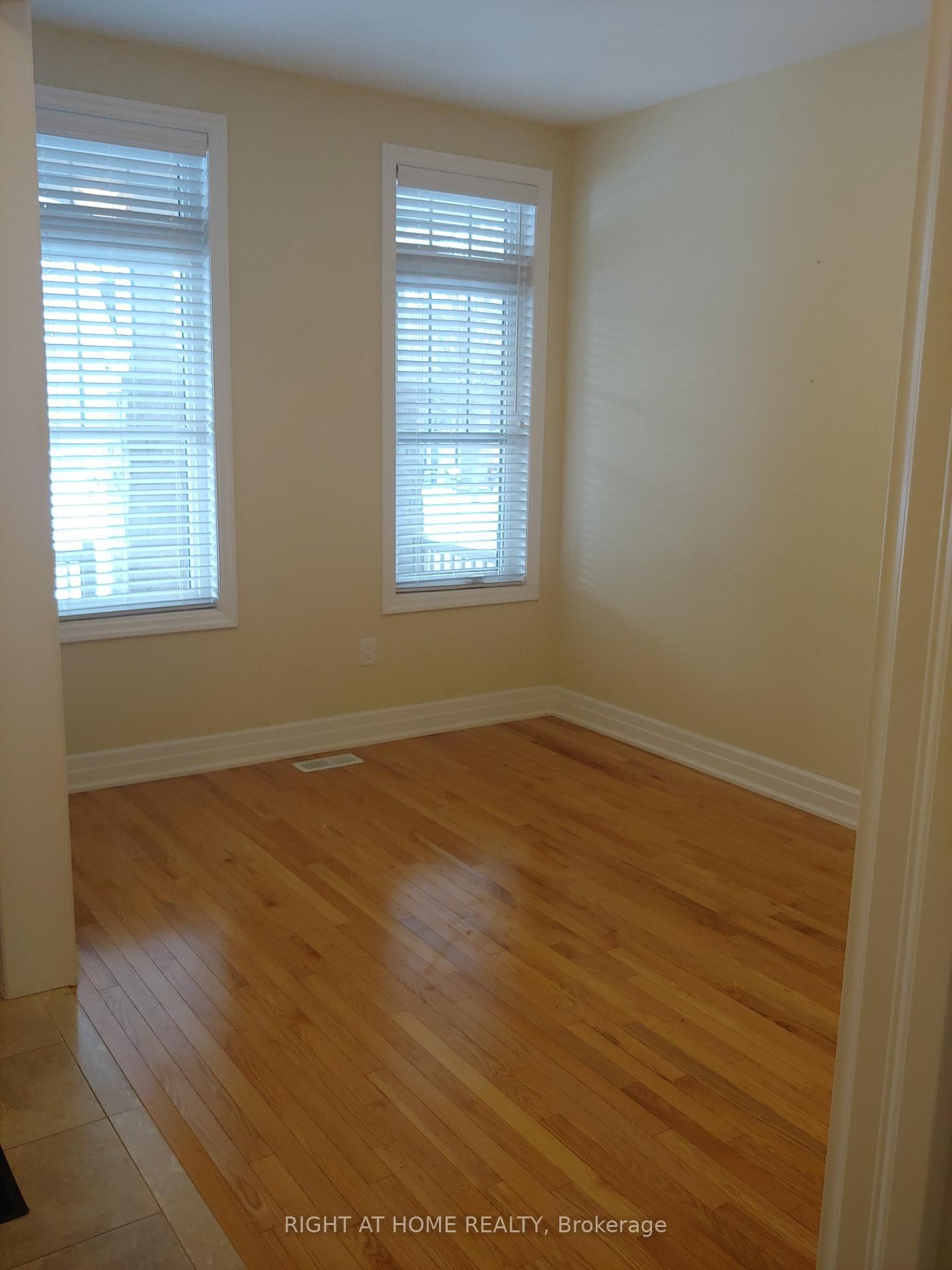 93 Alex Campbell Crescent - Photo 3