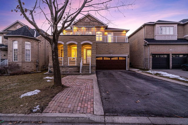 123 Royview Crescent