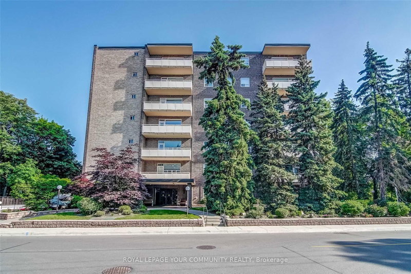 704 - 67 Richmond St, Richmond Hill, L4C 3Y3 | Image 2