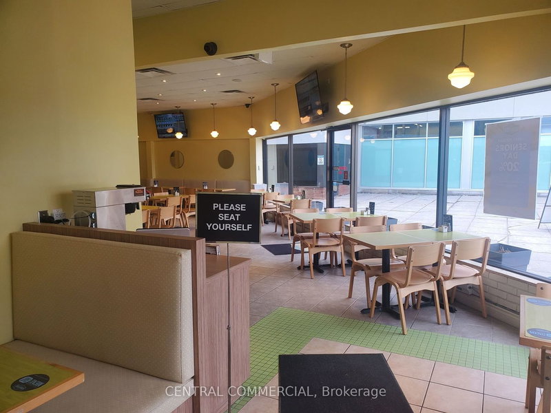 11 - 10620 Yonge St, Richmond Hill, L4C 3C8 | Image 2