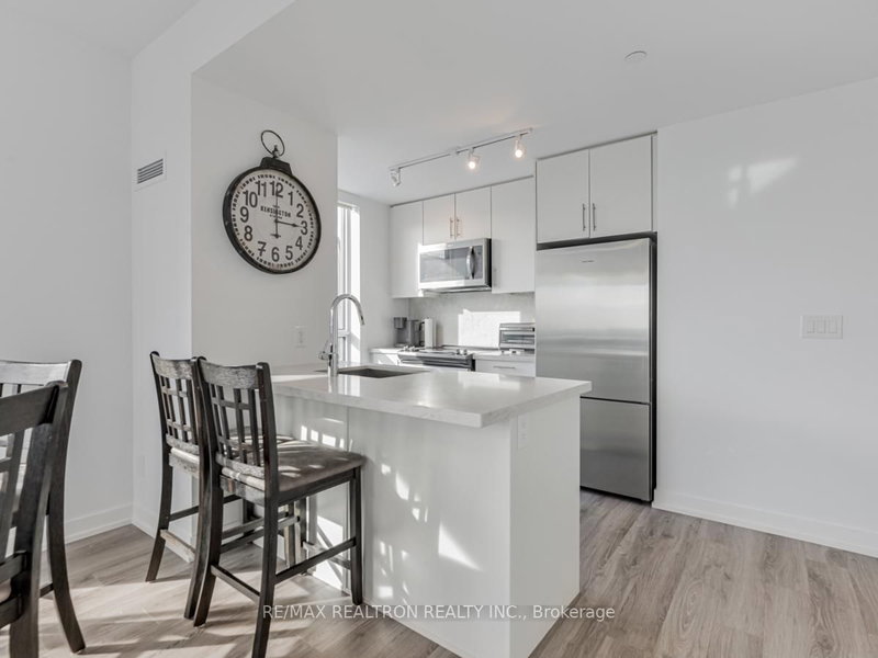 B318 - 271 Sea Ray Ave, Innisfil, L9S 0J4 | Image 3