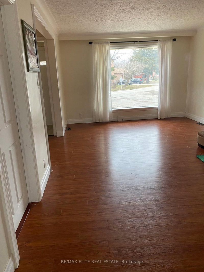 MAIN - 69 ROCKPORT Cres, Richmond Hill, L4C 2L7 | Image 3