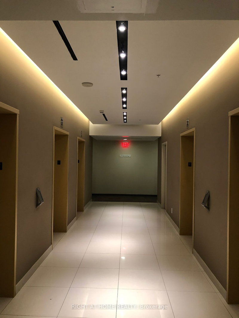 210 - 7191 Yonge St, Markham, L3T 0C4 | Image 3