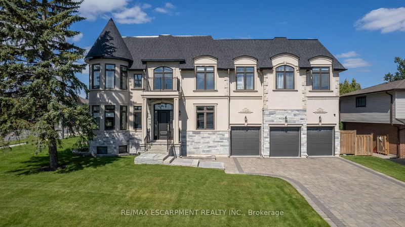 home for sale on 9737 Bathurst Street