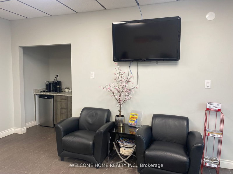 17 - 201 Millway Ave, Vaughan, L4K 5K8 | Image 2