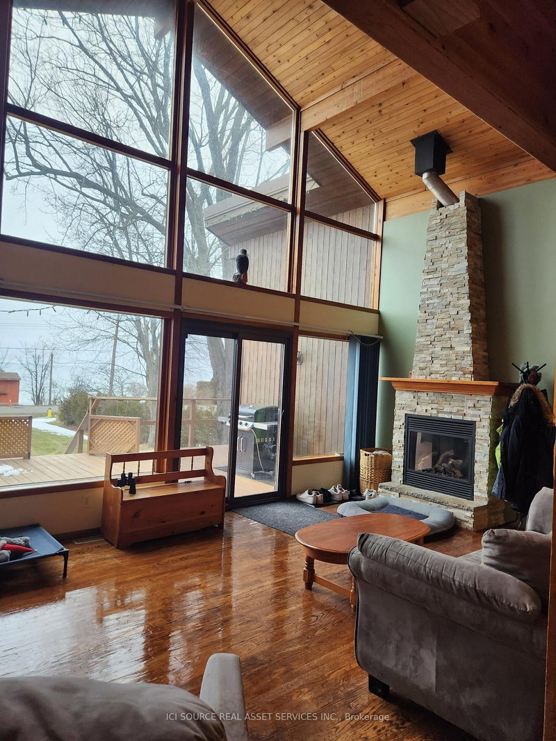 33 Lake Dr E, Georgina, L4P 3E9 | Image 3