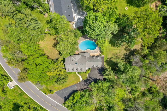 511 Woodland Acres Crescent