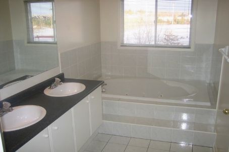 129 Rose Branch Dr, Richmond Hill, L4S1H6 | Image 3