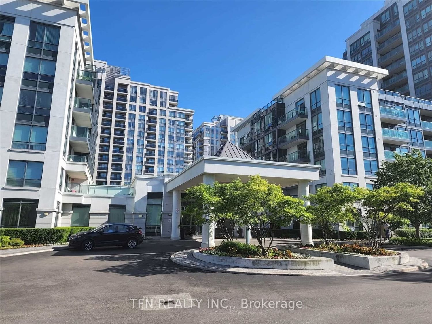 Condo leased at 807-30 North Park Road, Vaughan, Beverley Glen, L4J 0G6 - MLS: N8067870