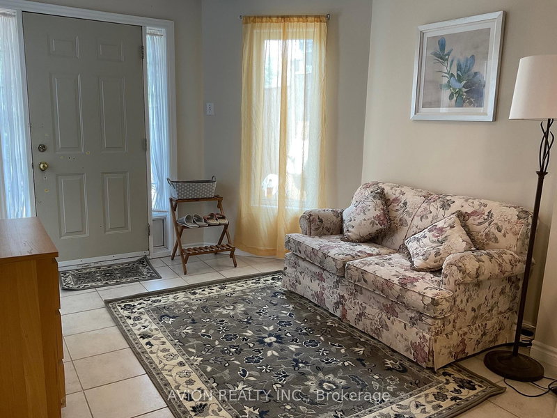 32 Manorheights St, Richmond Hill, L4S 2H2 | Image 2