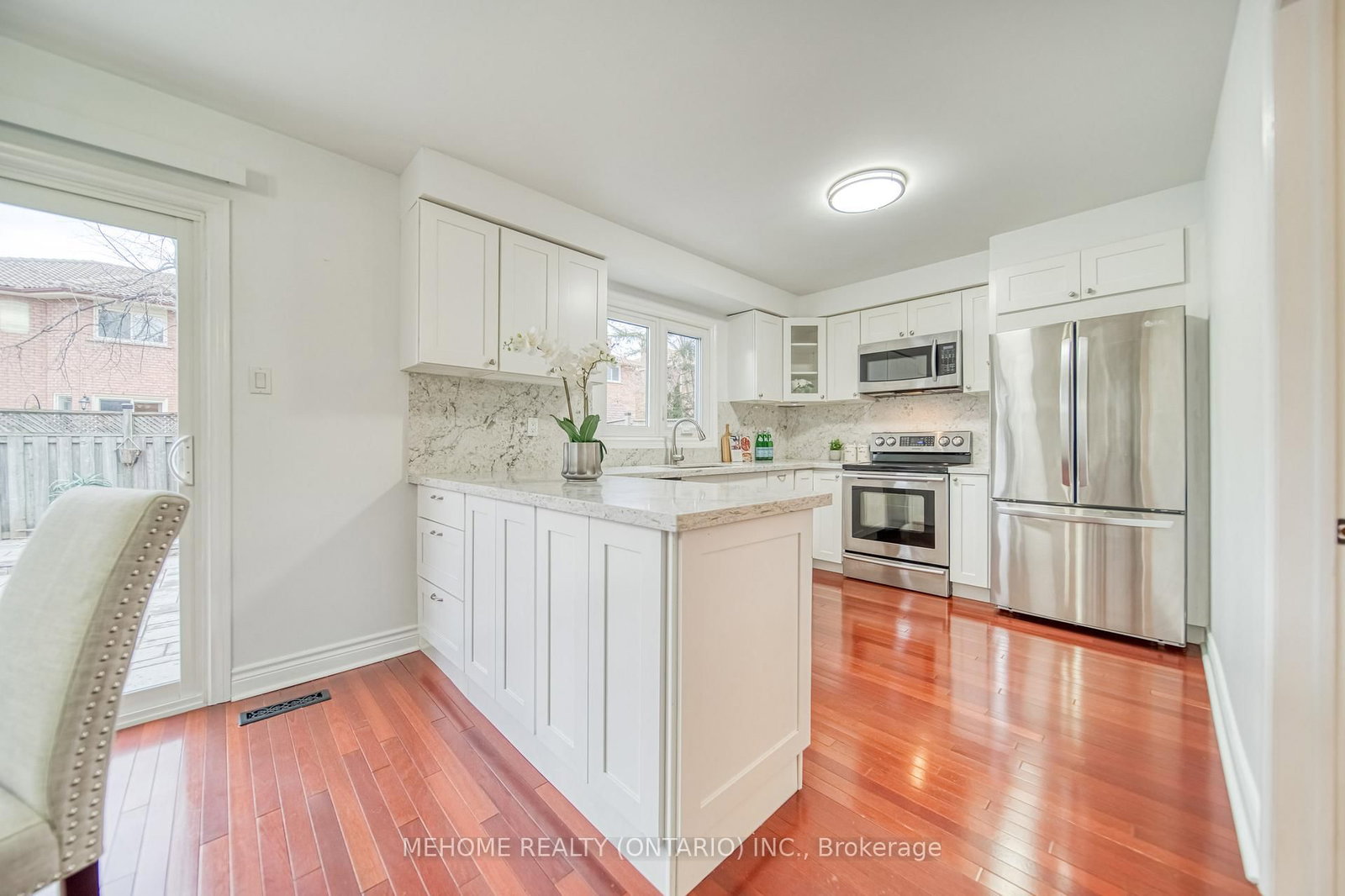 Listing Image 9