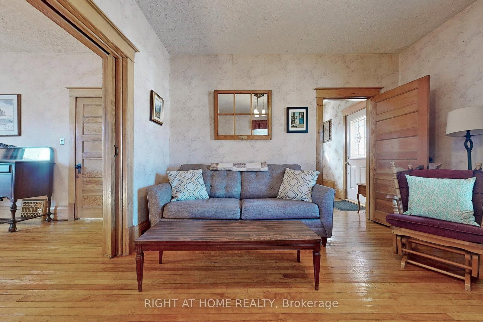 Listing Image 7