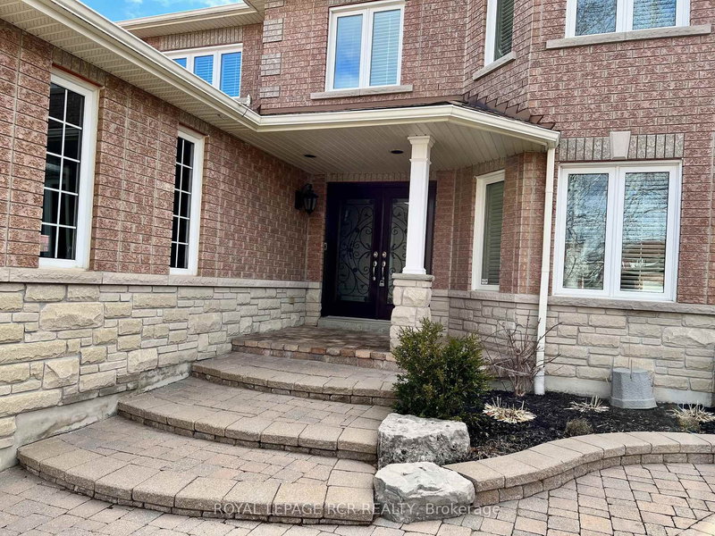 11 Saint Ave, Bradford West Gwillimbury, L3Z 3E6 | Image 3