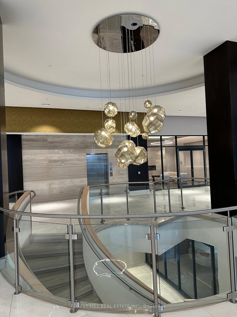 805 - 9000 Jane St, Vaughan, L4K 0M6 | Image 2