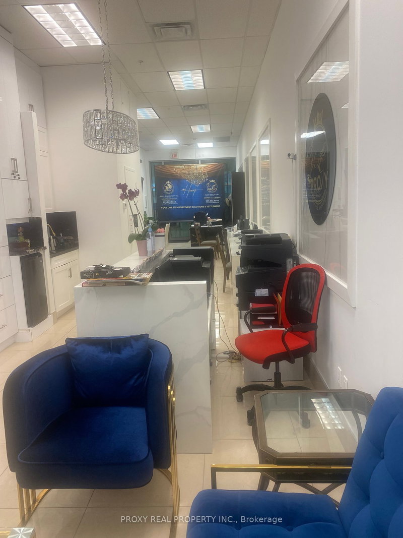 119 - 7163 Yonge St, Markham, L3T 0C6 | Image 2