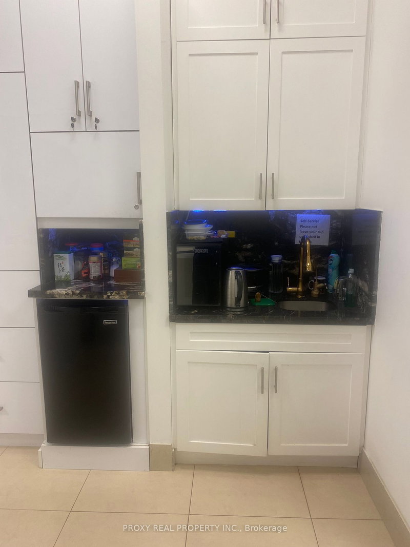 119 - 7163 Yonge St, Markham, L3T 0C6 | Image 3