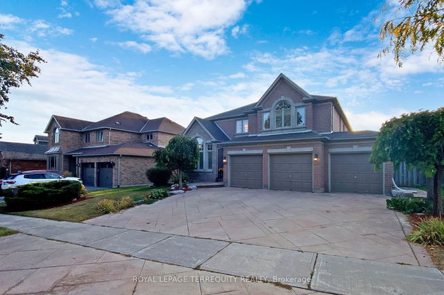 947 Northern Prospect Crescent