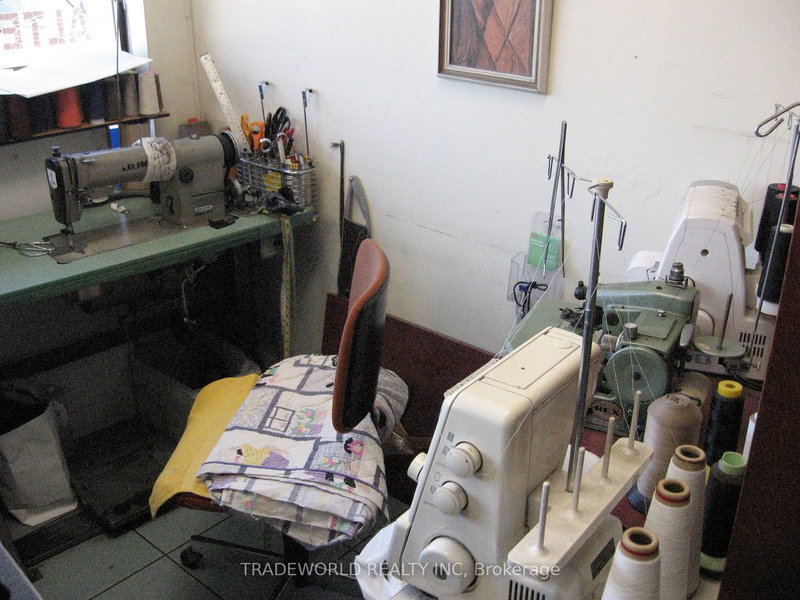 2B - 8100 Yonge St, Vaughan, L4J 6W6 | Image 3