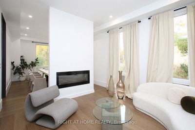 68 Elm Ave, Richmond Hill - Langstaff image-0-4