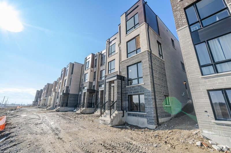 59 Mikayla Lane, Markham, K6B 1R1 | Image 2