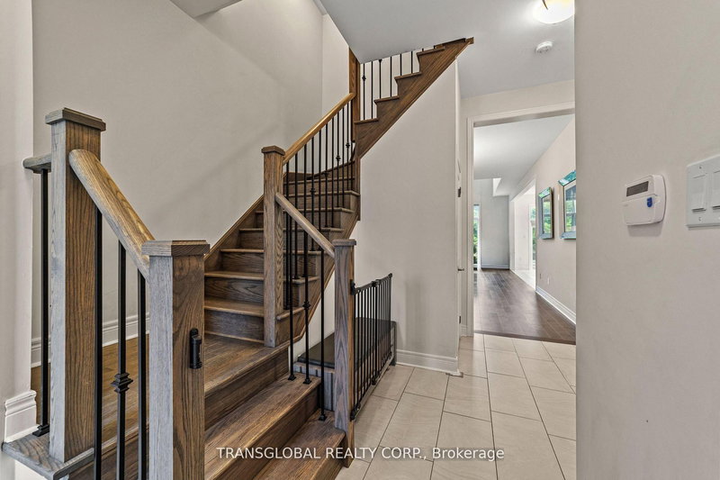 604 Marc Santi Blvd, Vaughan, L6A 4Z8 | Image 2