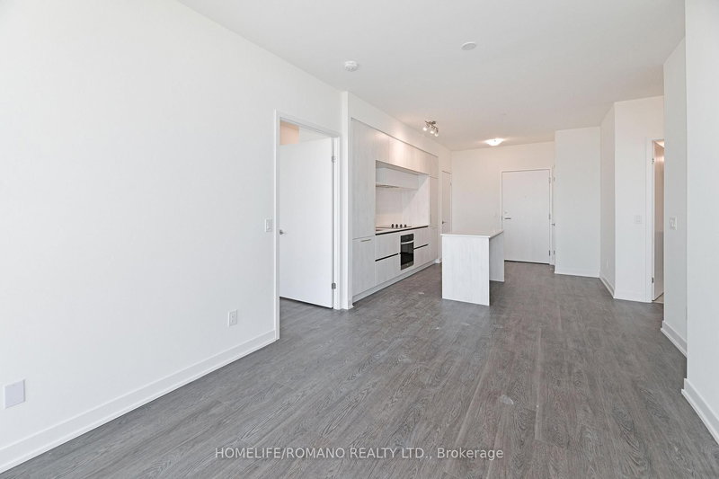 806 - 6 David Eyer Rd, Richmond Hill, L4S 1M4 | Image 3