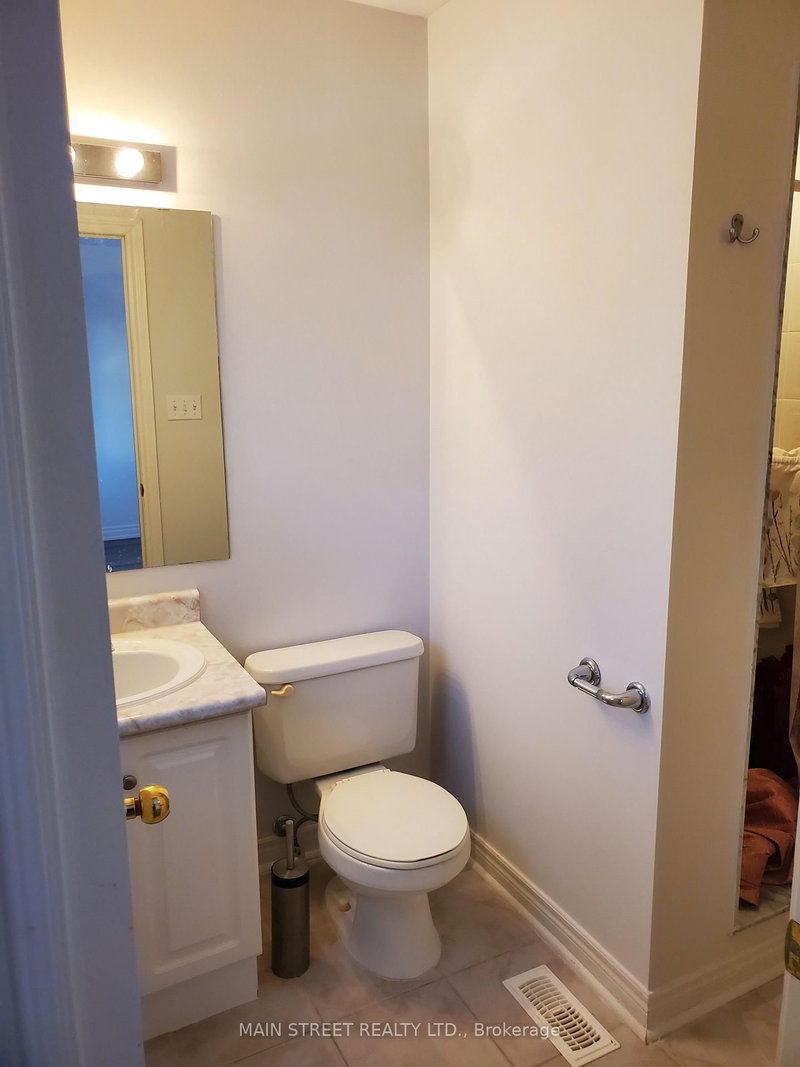 5 Brecken Dr, Georgina, L4P 4A3 | Image 3