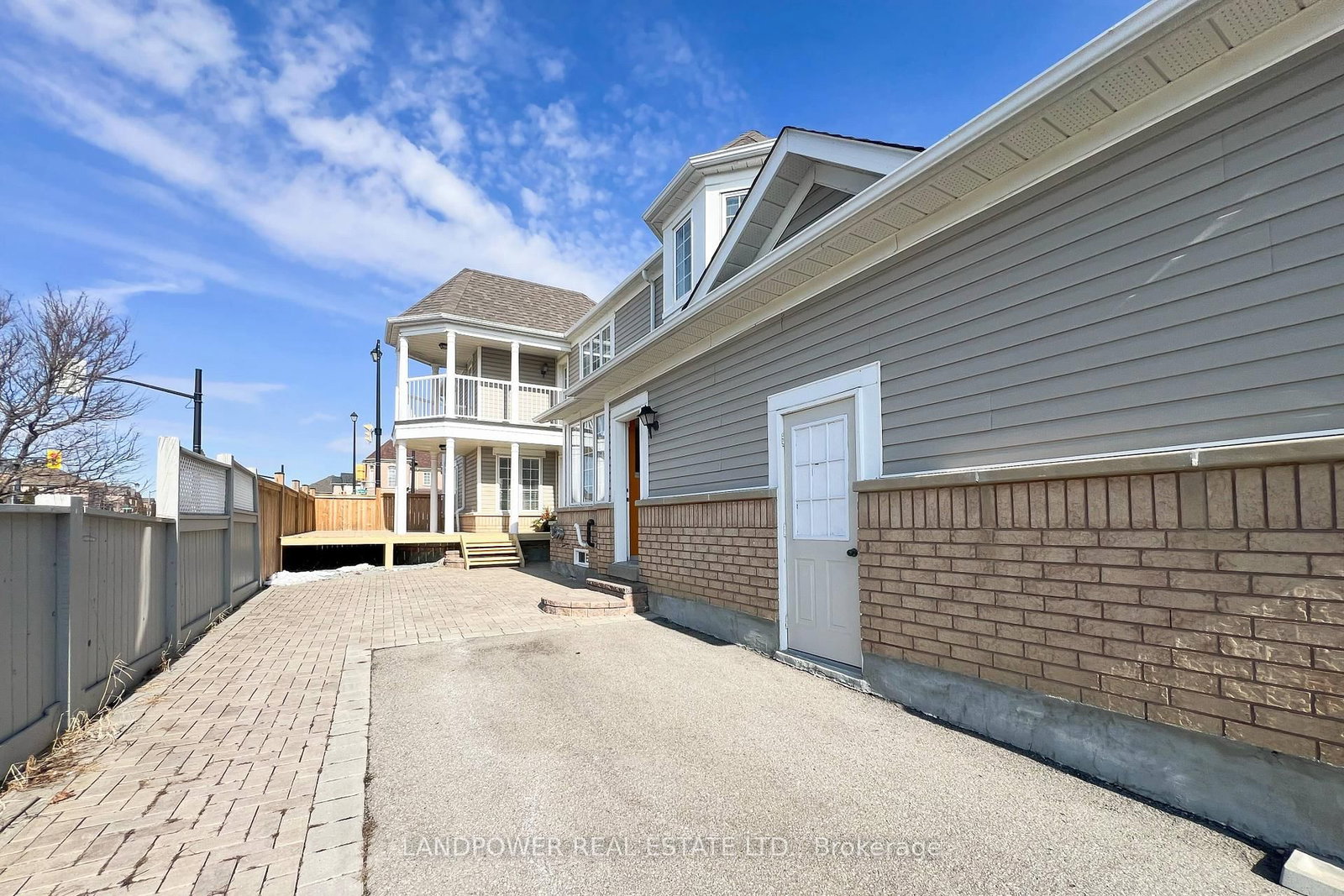 Listing Image 6