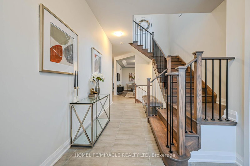 47 Mapleton St, Richmond Hill, L4E 1H5 | Image 3