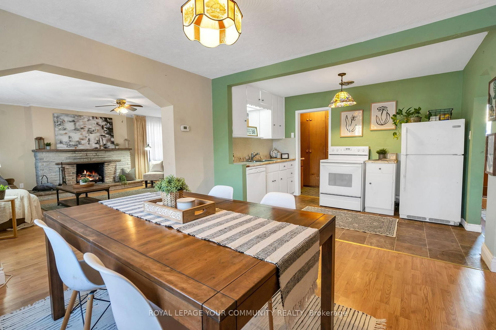 Listing Image 9
