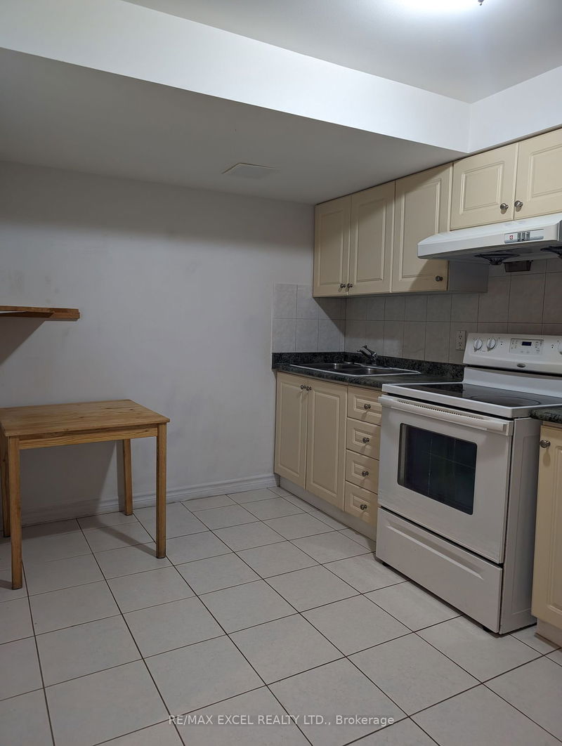 home for lease on Bsmt-3 Thornton Street