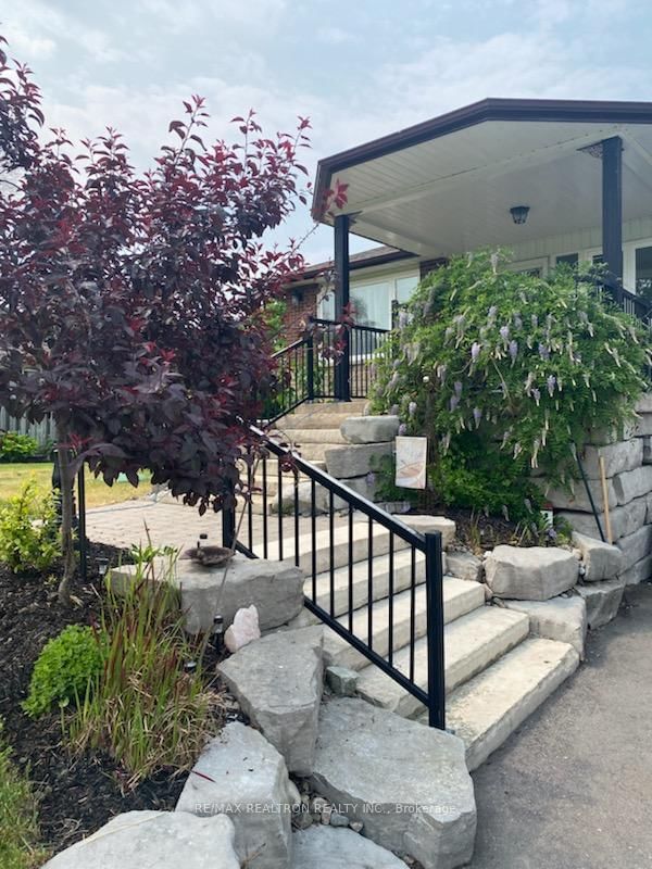 20 Burnie Rd, Georgina, L0E 1N0 | Image 2