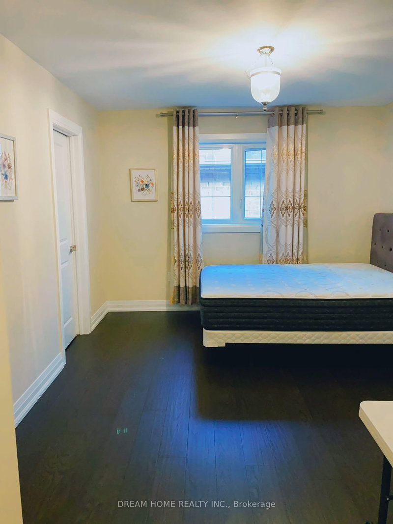 2 Stonebridge Dr, Markham, L6C 2C3 | Image 2