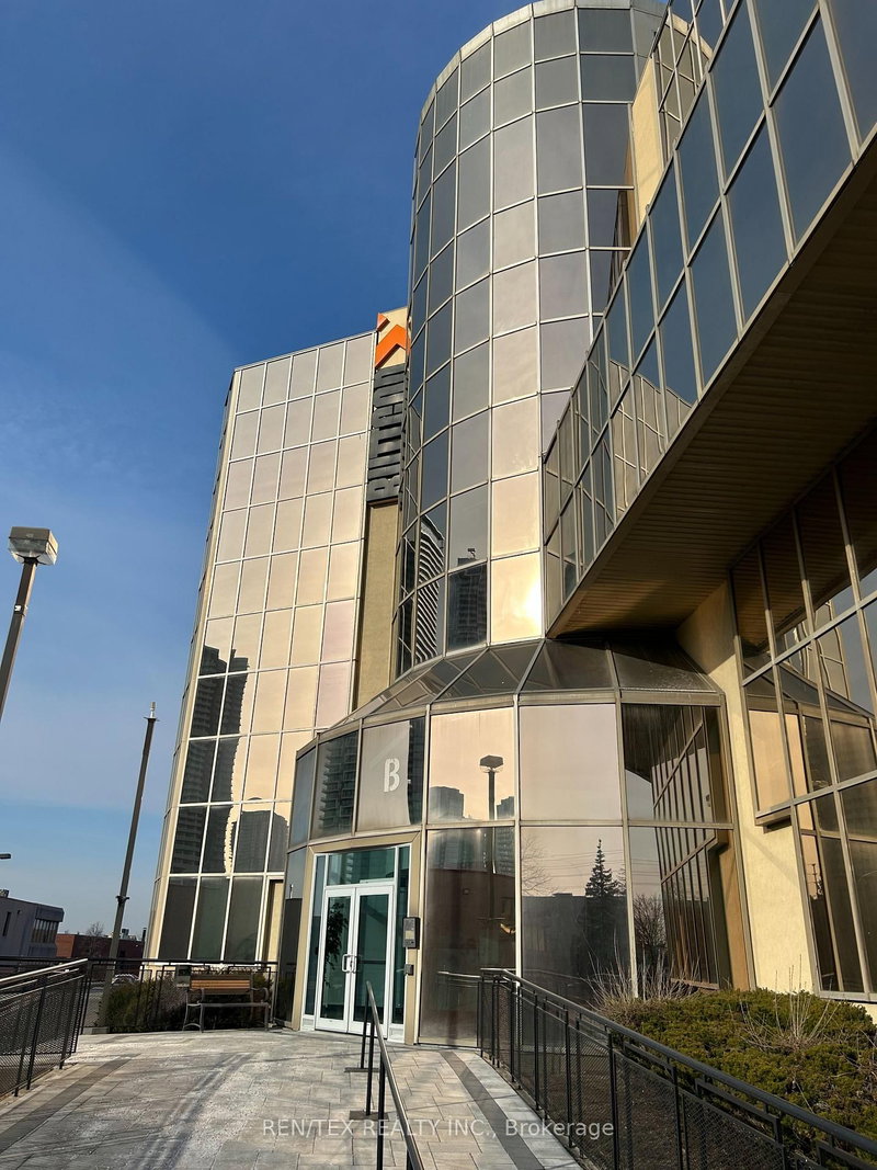 201 - 8000 Jane St, Vaughan, L4K 5B8 | Image 2