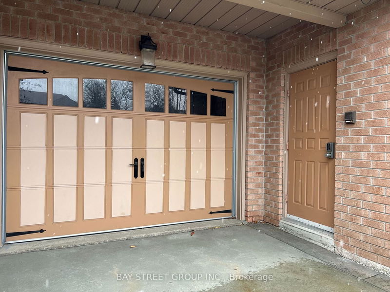 home for lease on Bsmt-52 Loring Cres