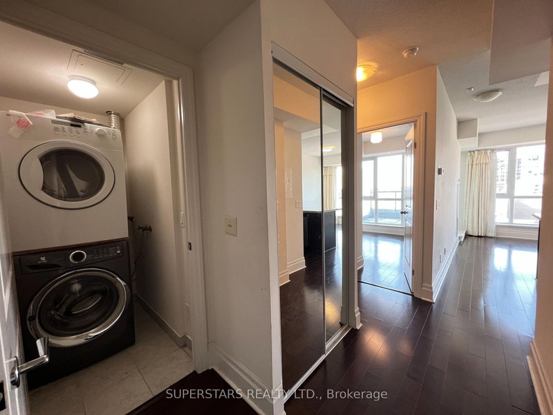 502C - 39 Upper Duke Cres, Markham, L6G 0B8 | Image 3