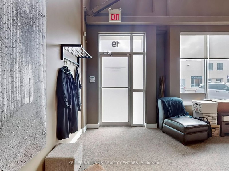 19 - 16945 Leslie St, Newmarket, L3Y 9A2 | Image 3